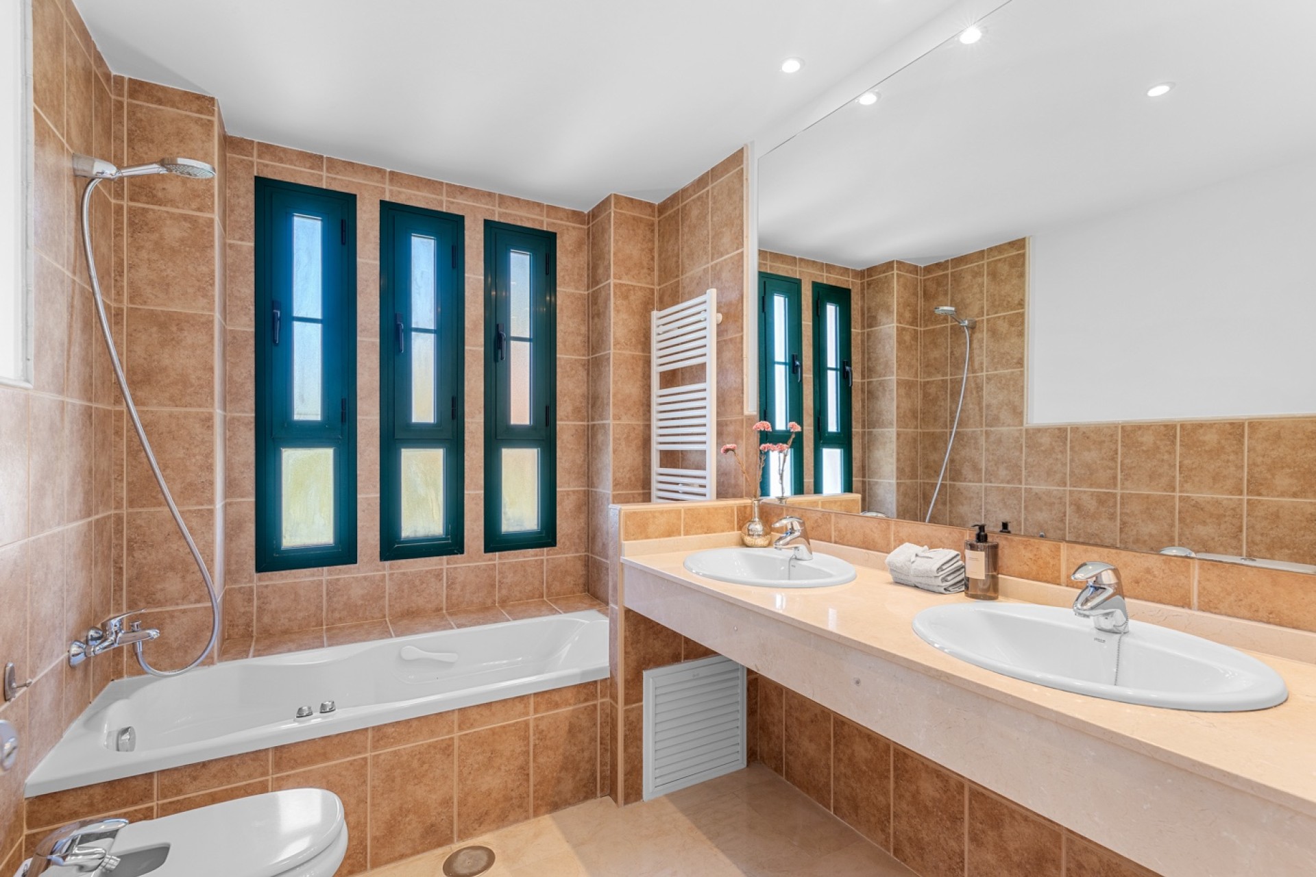 BAÑO 2.1 Apartamento exclusivo en Sierra Cortina Resort, Los Altos 11.1. Alicante