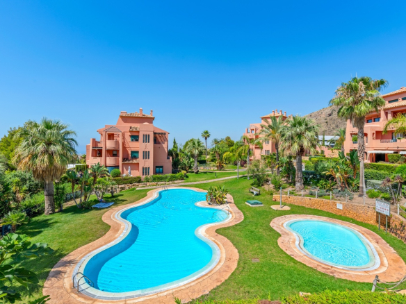 Apartamento exclusivo en Sierra Cortina Resort, Los Altos 11.1. Alicante