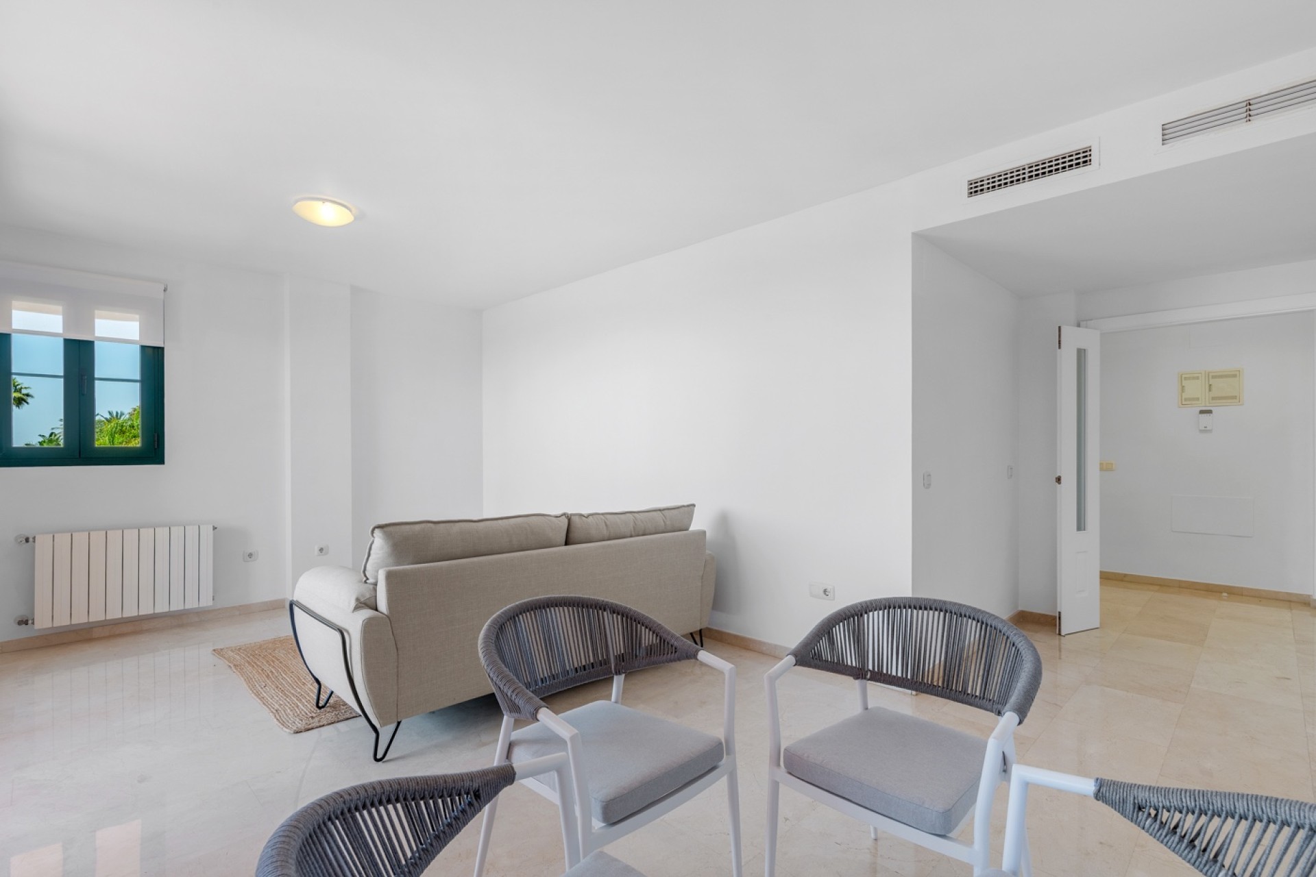 SALÓN 4 Apartamento exclusivo en Sierra Cortina Resort, Los Altos 11.1. Alicante