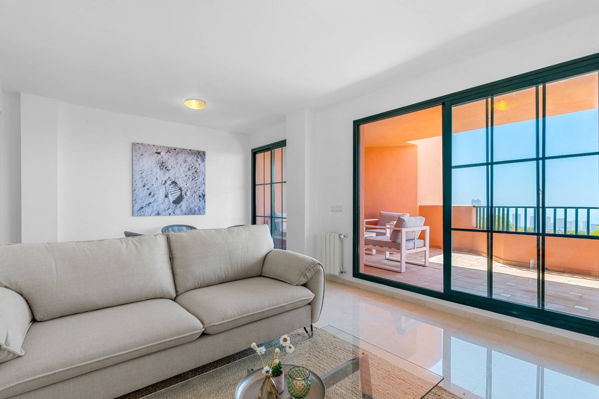 SALÓN Apartamento exclusivo en Sierra Cortina Resort, Los Altos 11.1. Alicante