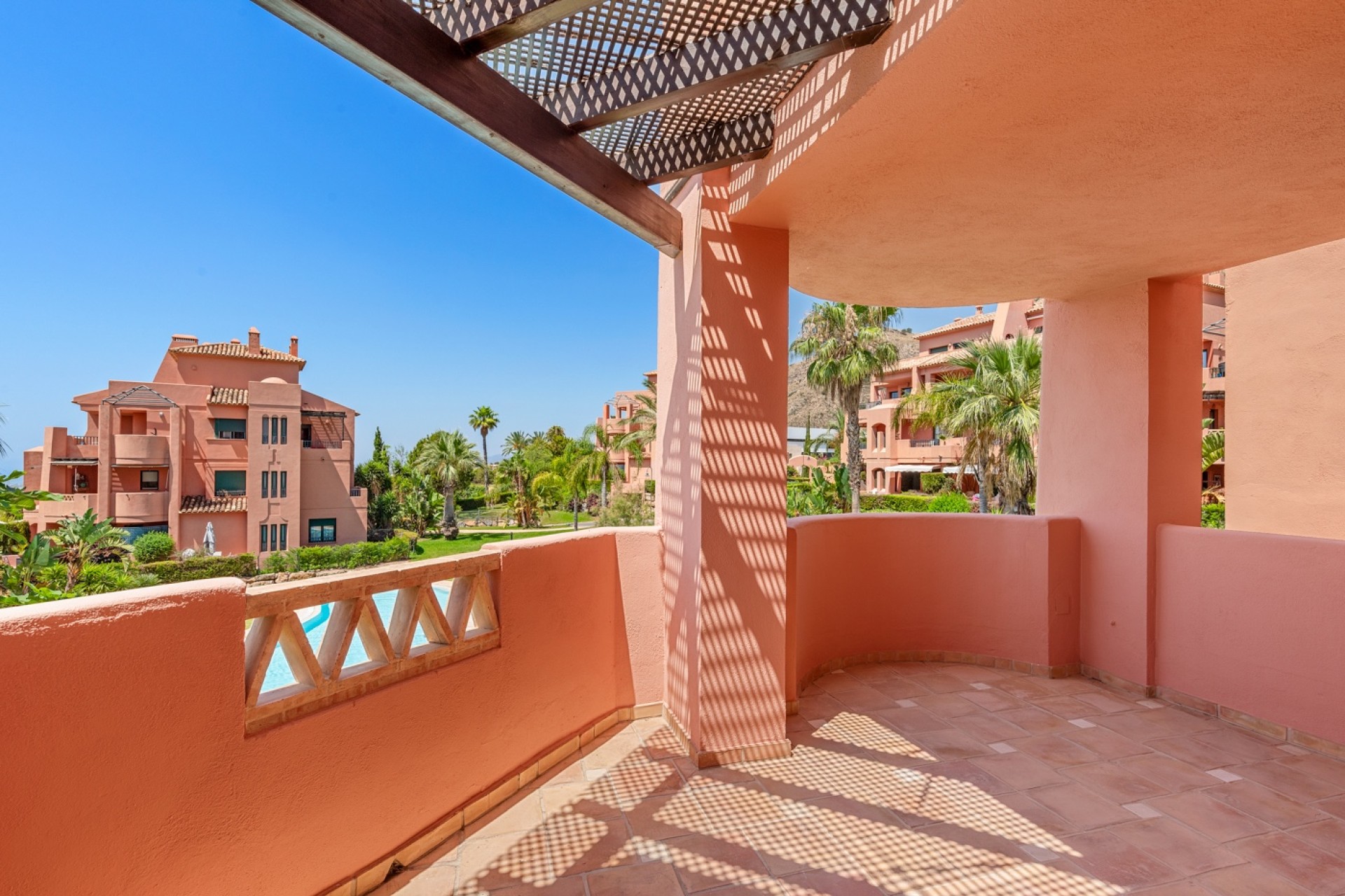 TERRAZA 5 Apartamento exclusivo en Sierra Cortina Resort, Los Altos 11.1. Alicante