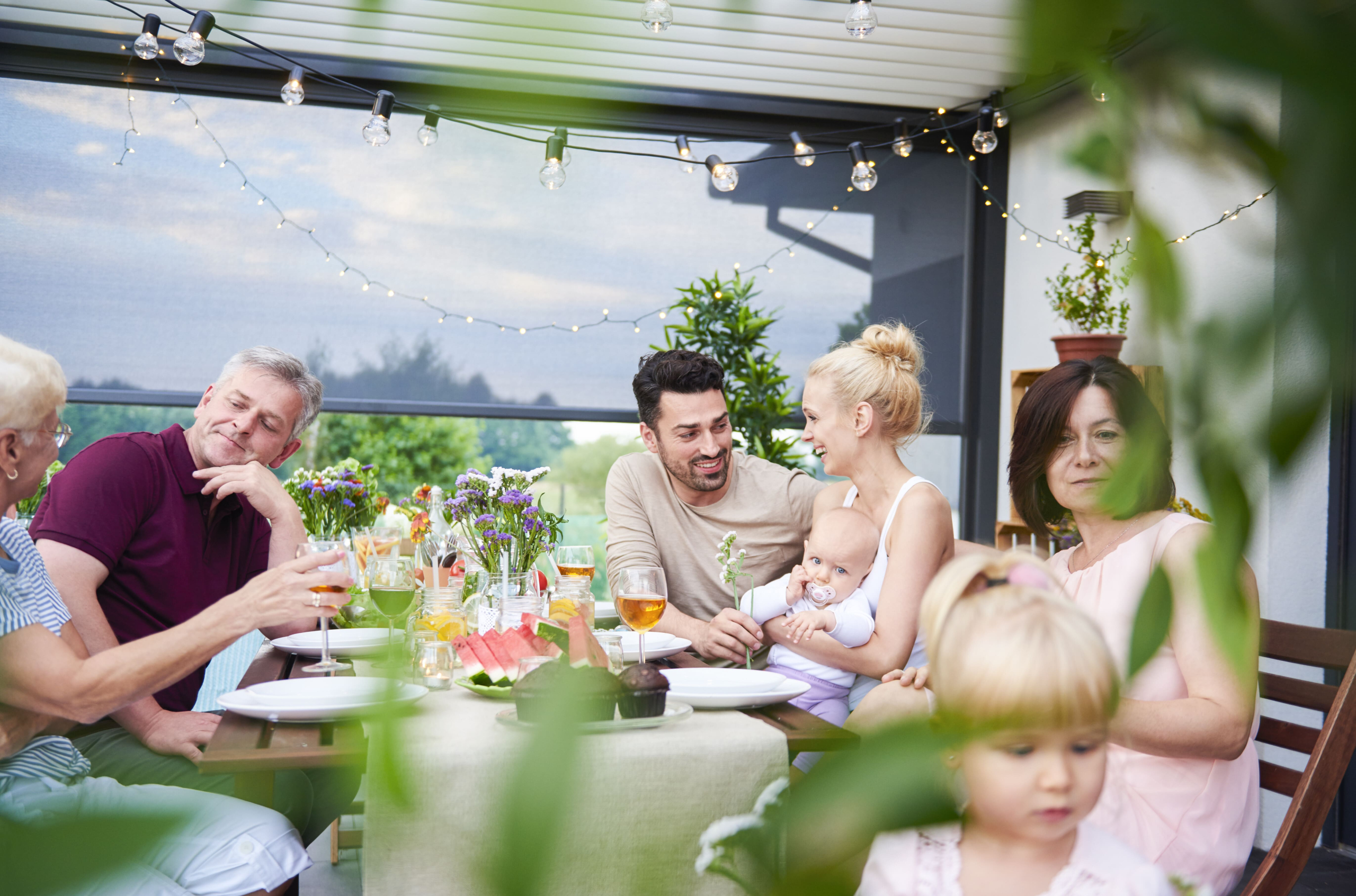familia en terraza
